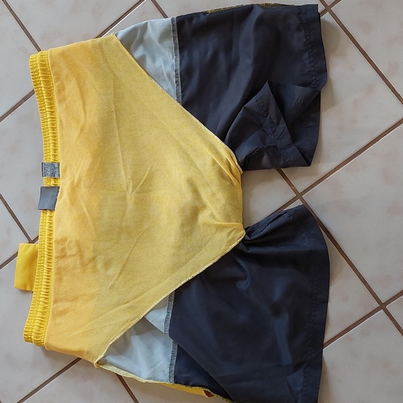 Perry Ellis America Active Swim Trunks - Picture 8 of 10